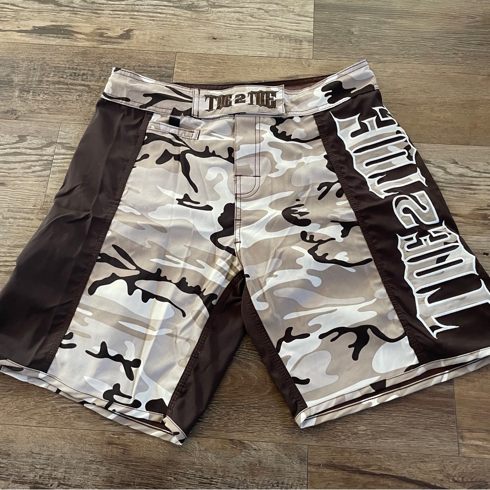 Toe 2 Toe mma camo fight shorts 30